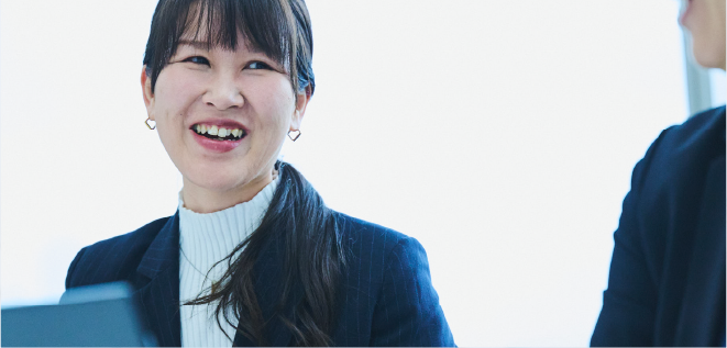 笑顔の女性